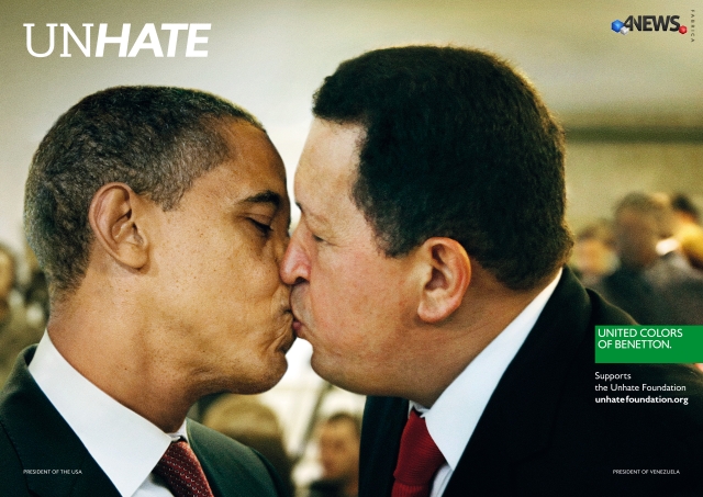 Il bacio tra il presidente americano Barack Obama e Chavez.