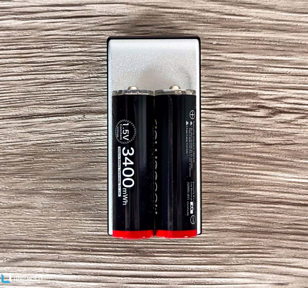 Kingston XS2000 AA Battery for scale